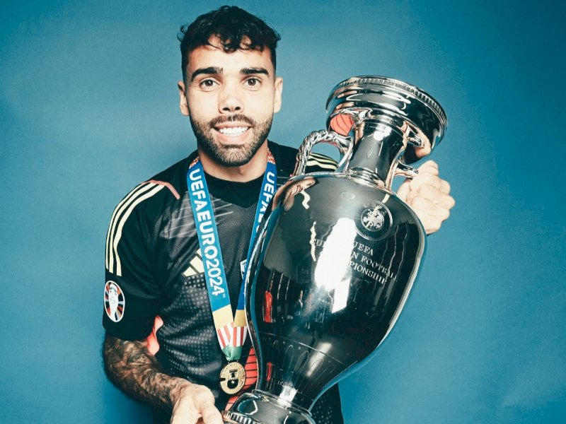 David Raya menuntaskan transfer senilai £27 juta dari Brentford